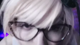 Deep_Bunny_Hole Busty BBW shows intimate places