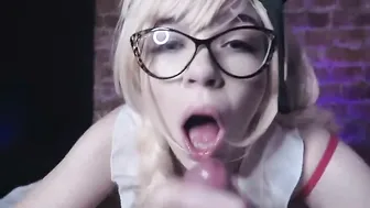 Deep_Bunny_Hole Busty BBW shows intimate places