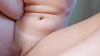 Kristi_Maels Petite slut masturbates with her fingers