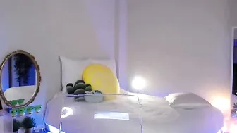 Lemontea Hot little woman bares chic boobies