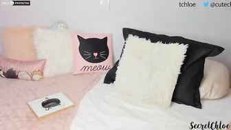 secretchloe Juicy sluts play with sex toy