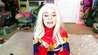 goldengoddessxxx Incendiary hottie gently jerks off her cunt