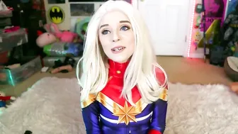 goldengoddessxxx Incendiary hottie gently jerks off her cunt