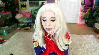 goldengoddessxxx Incendiary hottie gently jerks off her cunt