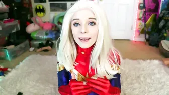 goldengoddessxxx Incendiary hottie gently jerks off her cunt