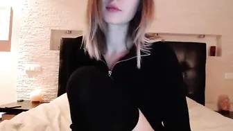 aalliyahh Naughty nipple performs a light striptease