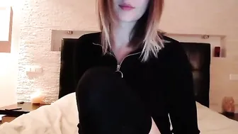 aalliyahh Naughty nipple performs a light striptease