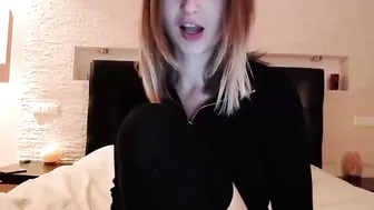 aalliyahh Naughty nipple performs a light striptease