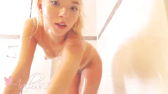 aalliss Significant slut caresses sex lips
