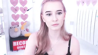 kitten_sophie Mature slut fucks her cunt with a sex toy