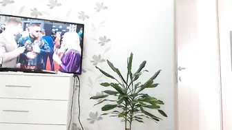 summerrainbow Sexy lady jerks off pussy with vibrator