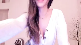 missbella___ Busty female fucks cunt with phallus