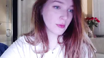 ivysrevenge Mature slut pulls pussy while lying in a chair