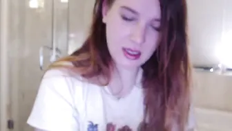 ivysrevenge Mature slut pulls pussy while lying in a chair