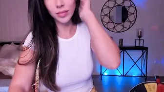 missbella___ Busty babe emotionally masturbates