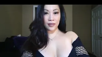 jade_lee Depraved shows off her big lips