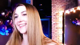 rocknrose Crazy Blonde twirling ass