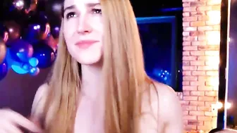 rocknrose Crazy Blonde twirling ass