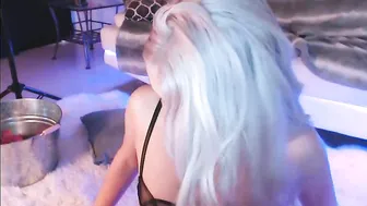 alicexmaia Busty passion caress nipples