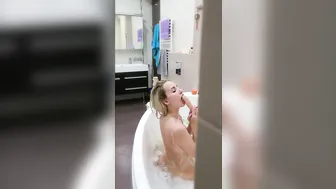 Happy_Yulia huge pussy pissing