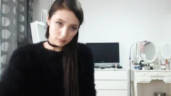 YоurАsiаn Naughty bitch gently jerks her pussy