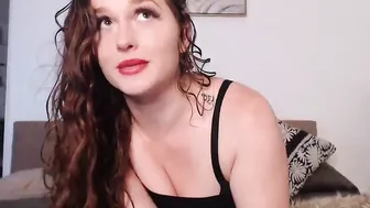 robyn___ Luxurious lady gently masturbates pussy