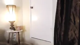 robyn___ Submissive chick makes suction