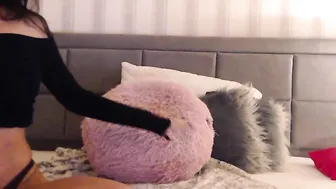 queenisback whore chica dances in underwear