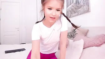 yourmidnightcoffee Imposing chick sucks dildo and jumps on the phallus