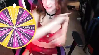 bdaytoffee Cute brown-haired woman performs double fuck