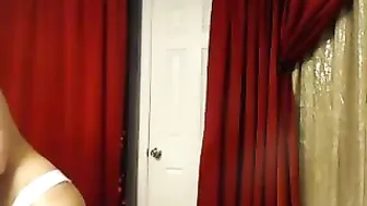 emilyivy Cute chick having fun with sex toy