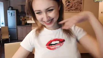 lolly__pop flows from all holes