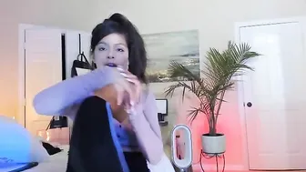 skylerlo Cute women lick nipples