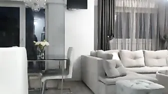 anayys Defiant pussy fucks herself with a phallus