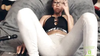 shawn_geni Busty slut fucking vagina with phallus