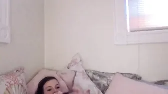 zeta_bb Young beauty seduces the virgin body