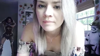 missjade Hot bitch masturbates with sex toy