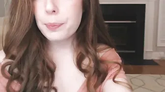 grace Gorgeous girl masturbates cunt