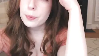 grace Gorgeous girl masturbates cunt