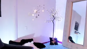 kimtylor Beautiful ballerina erotically lifts her legs