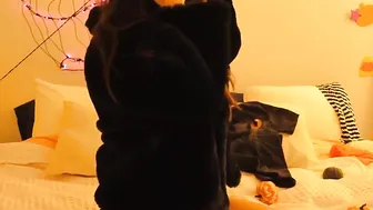 kateelife Charming lady masturbates without taking off her panties