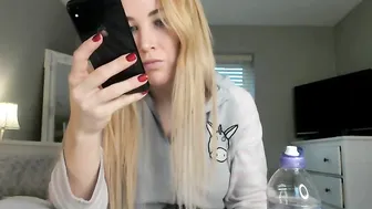 amberj Fat woman punishes clit