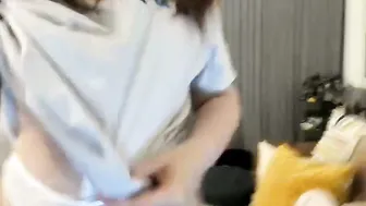 saylemuk Juicy wench plays her pussy through panties