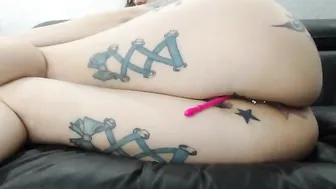missdivinna Attractive women jerking pussies
