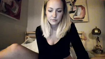 texasthicc graceful blonde passionately masturbating cunt
