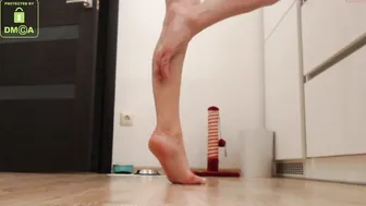 jerico_and_kelciemonaci with dildo relaxes her shaved vagina