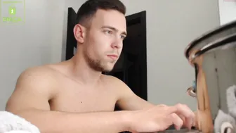 jerico_and_kelciemonaci naughty girl plays with vibro massager