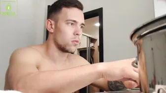 jerico_and_kelciemonaci naughty girl plays with vibro massager