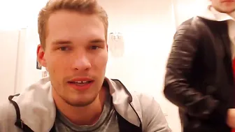 lovleycouplexxx beauty sucks penis