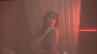 joey_kim toys with corn toy